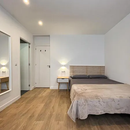 R2r-apartamento 5 Con 5 Banos-625a * Oviedo