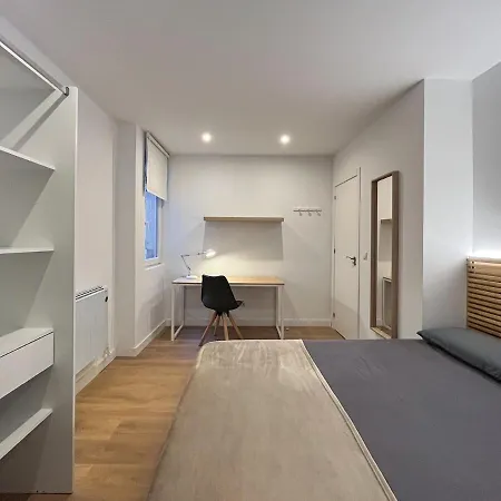 R2r-apartamento 5 Con 5 Banos-625a * Oviédo