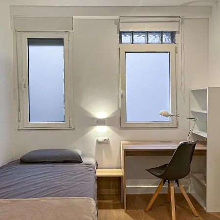 R2r-apartamento 5 Con 5 Banos-625a * Oviédo