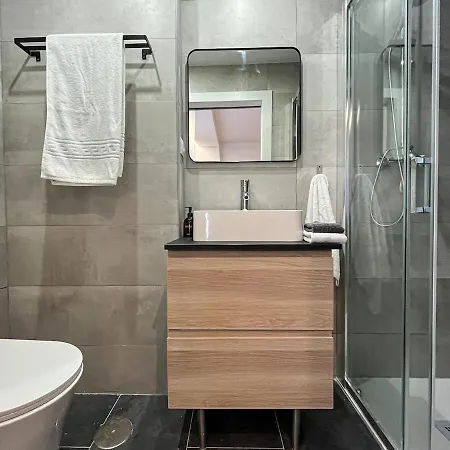 R2r-apartamento 5 Con 5 Banos-625a * Oviédo
