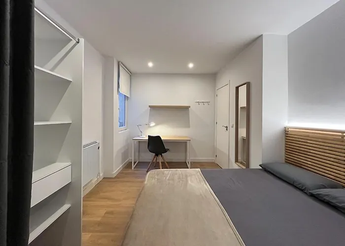 R2r-apartamento 5 Con 5 Banos-625a * Oviedo